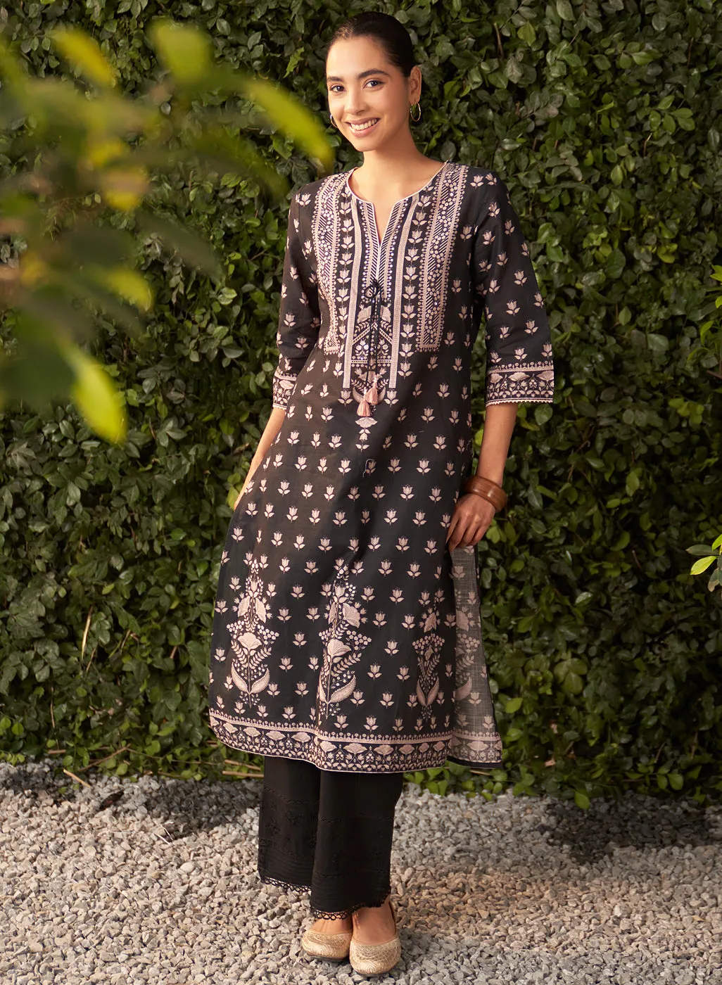 Maya Black Floral Printed Long Kurta for Women