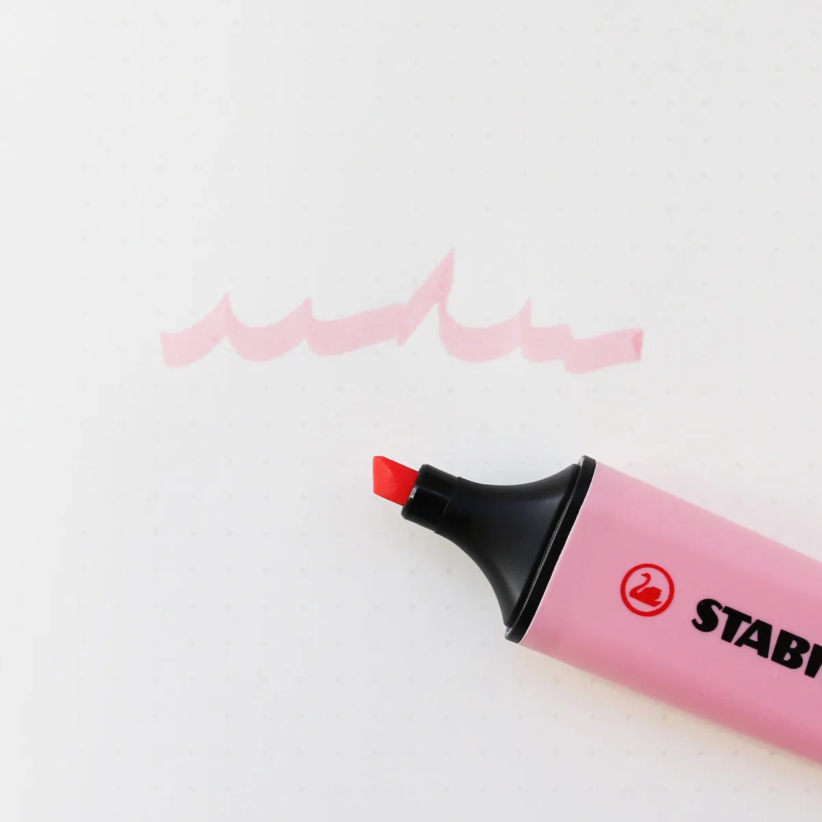 STABILO BOSS HIGHLIGHTER // LIGHT PINK