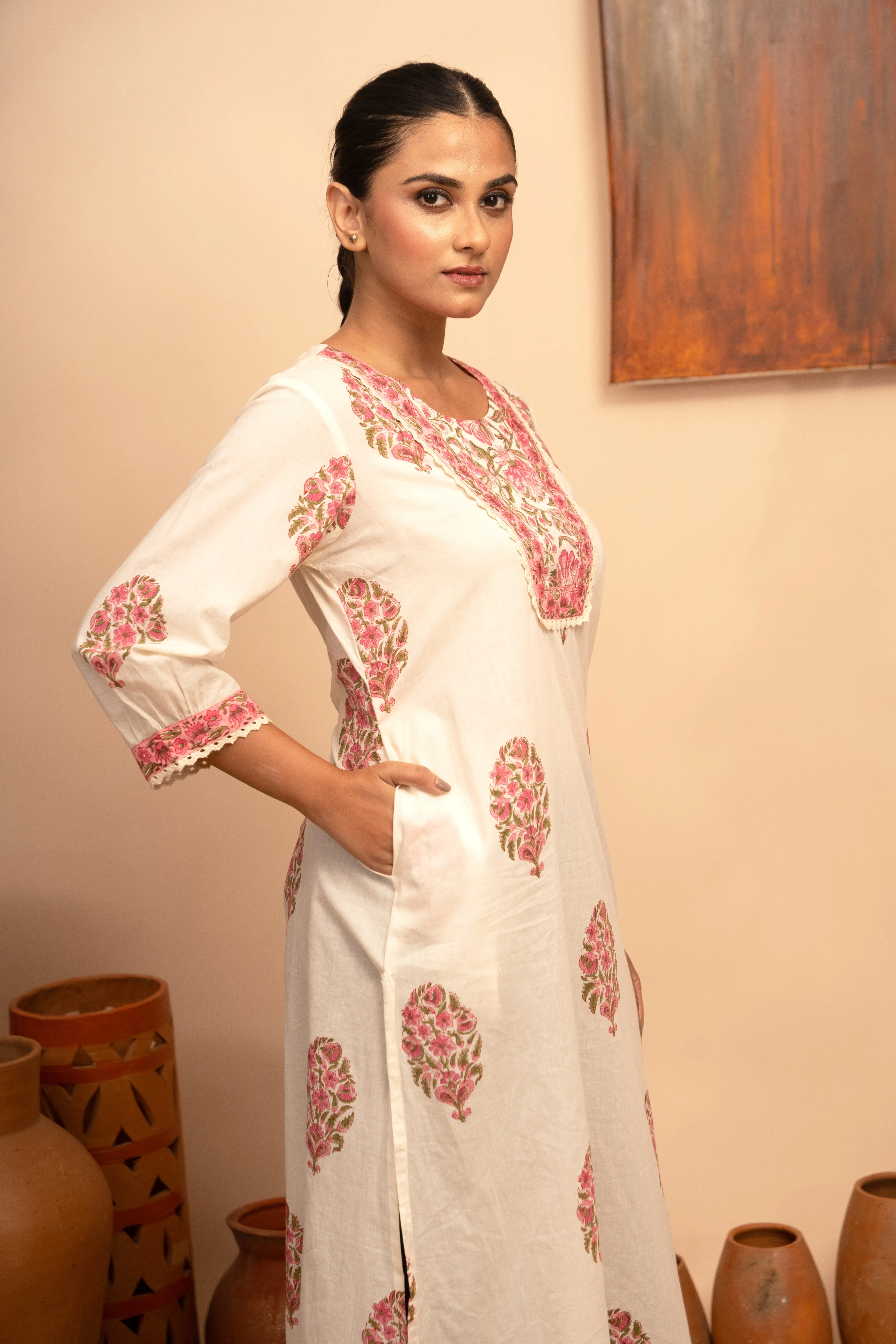 Womens Cotton White Collar Neck Block-Printed Regular Fit Kurta - Arya collection